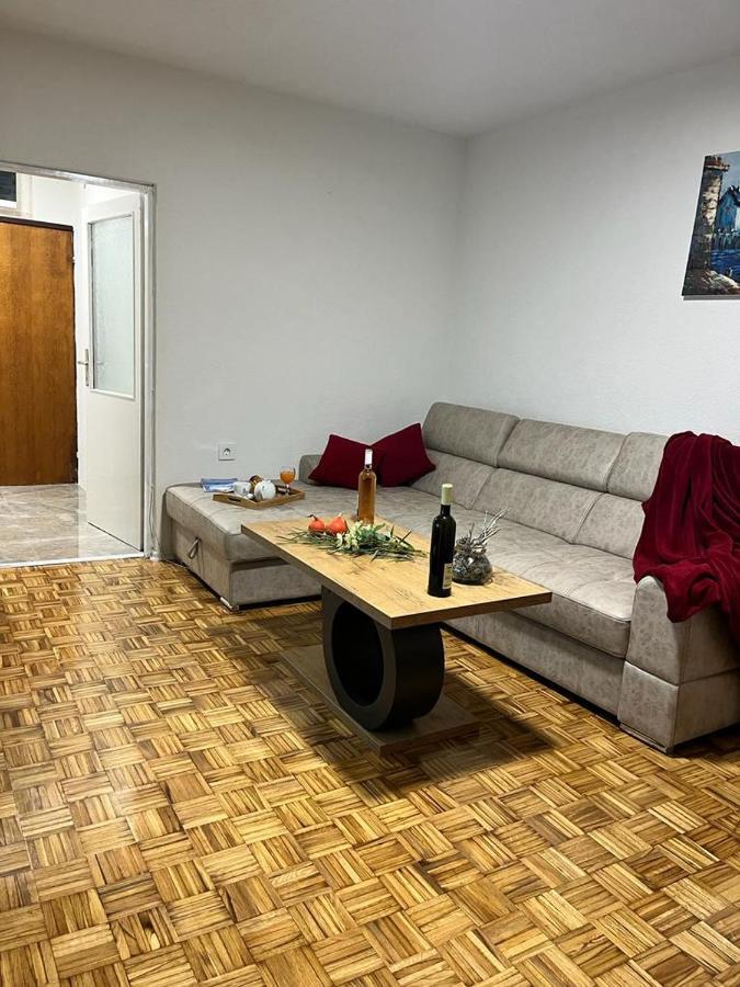 Stan Na Dan Kozarska Dubica Leilighet Bosanska Dubica Eksteriør bilde